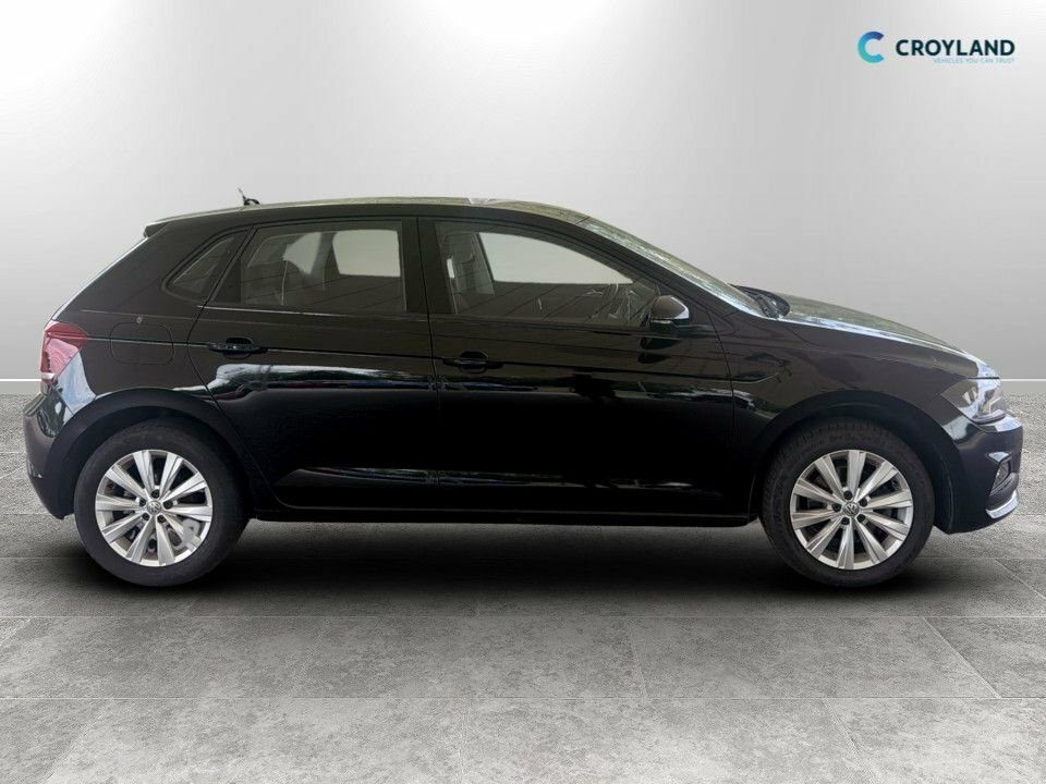 Volkswagen Polo 1L Sel XUI5904 Black #2