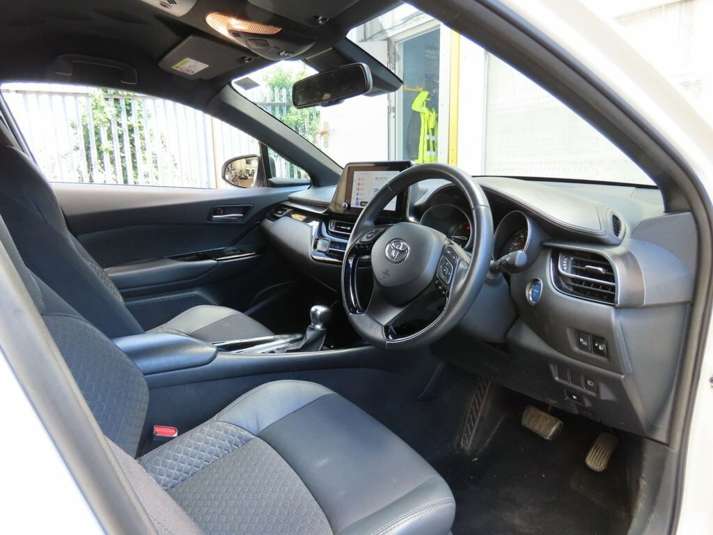 Toyota C-Hr 1.8L Design KW72HHP White #3