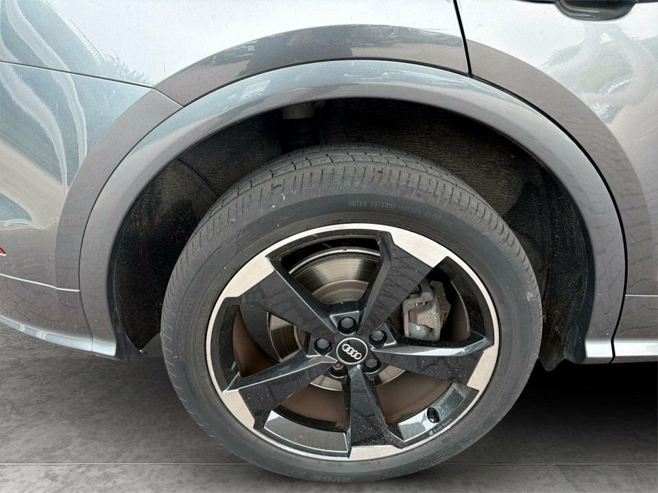 Audi Q5 2L Black Edition AF69WNO Grey #4