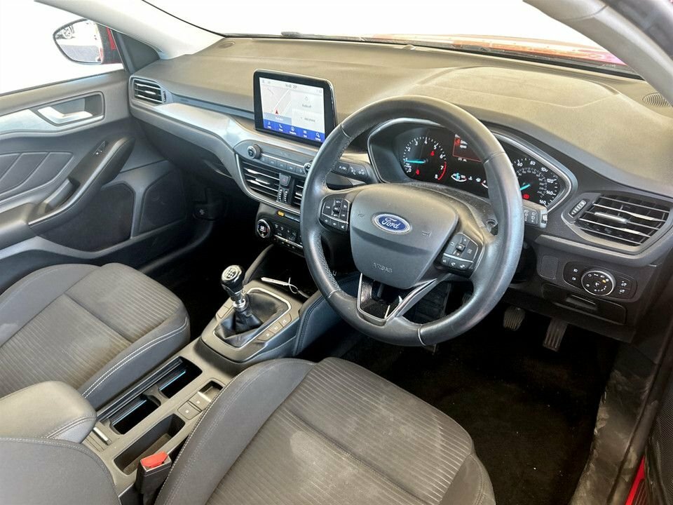 Ford Focus 1L Titanium WV68NYU Red #5