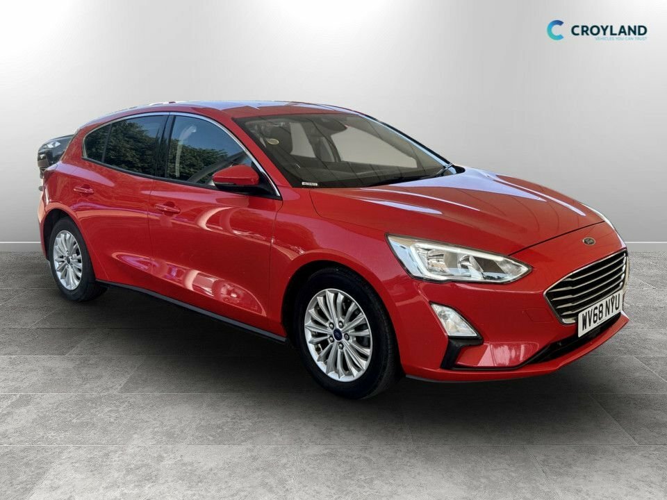 Ford Focus 1L Titanium Red