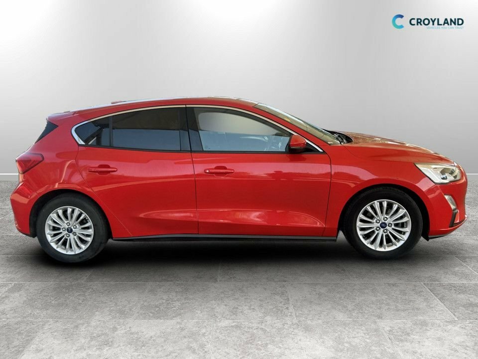 Ford Focus 1L Titanium WV68NYU Red #2