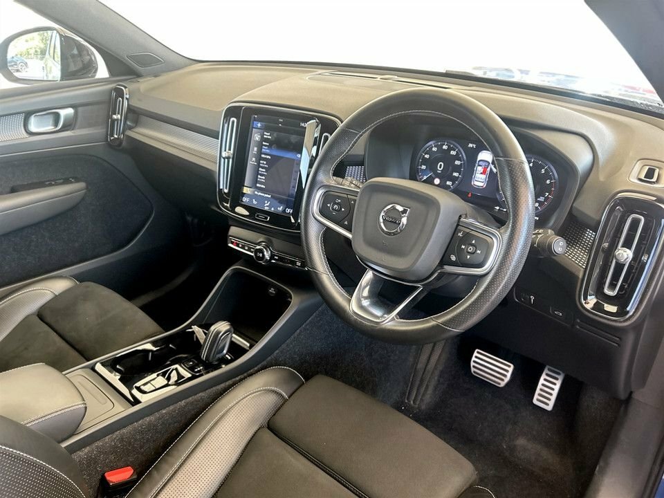 Volvo XC40 1.5L R-design Pro BX70TXS Blue #5