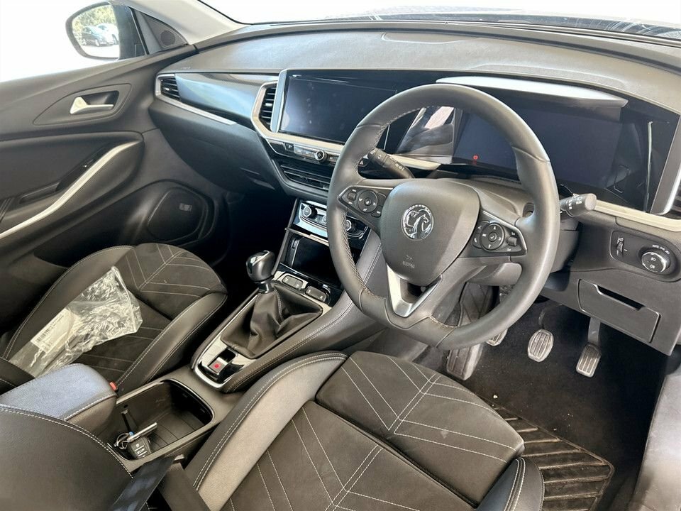 Vauxhall Grandland 1.2L Ultimate DV24XLU Black #5