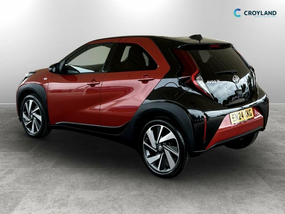 Toyota Aygo X 1L Edge Red #5