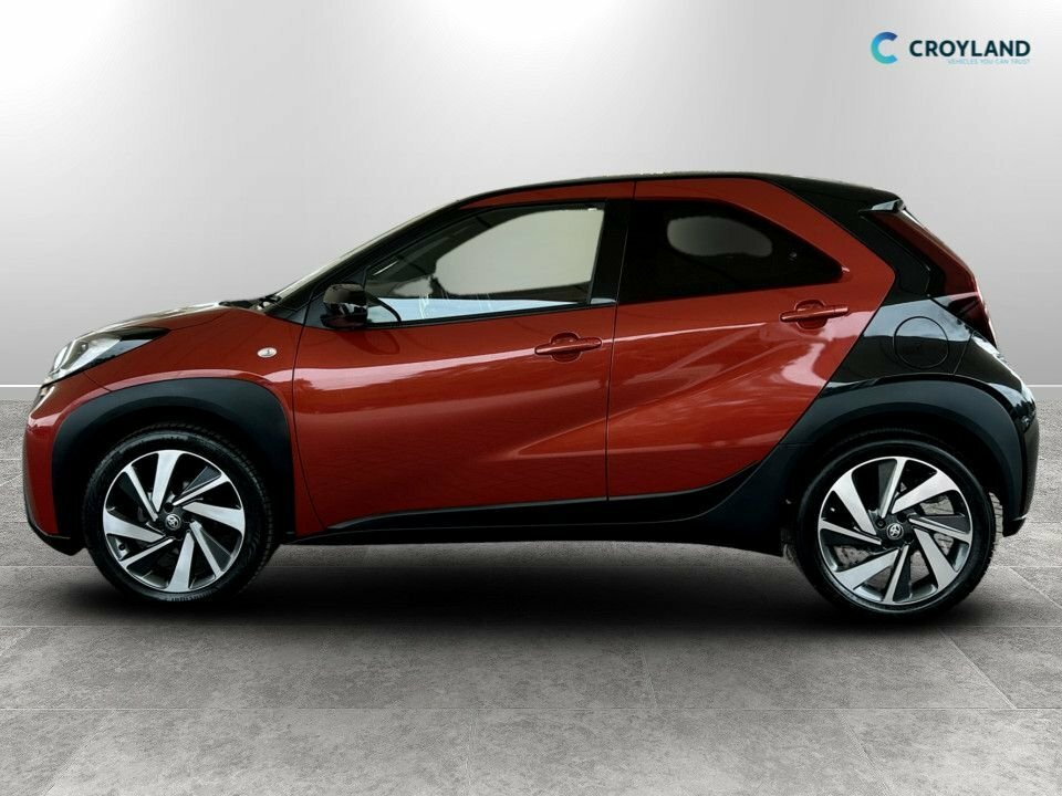 Toyota Aygo X 1L Edge Red #6