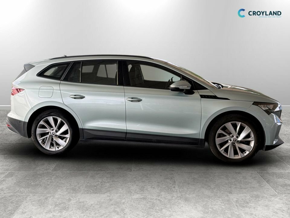 Skoda ENYAQ Suv Silver #2