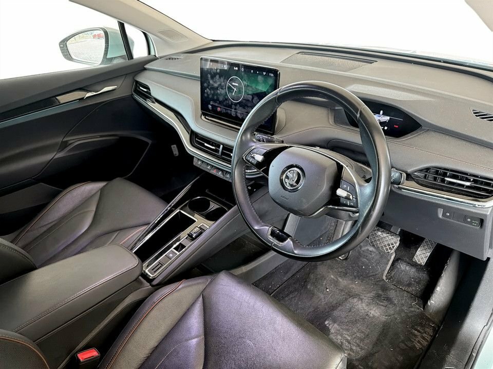 Skoda ENYAQ Suv Silver #5