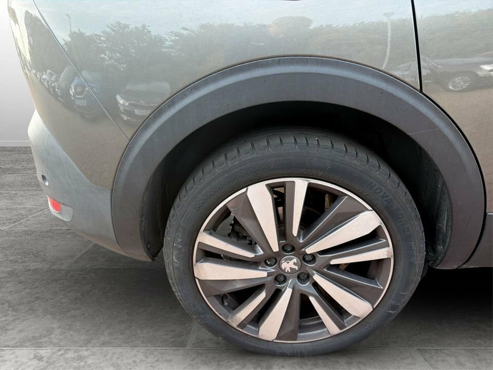 Peugeot 5008 Allure Puretech Ss Green #4