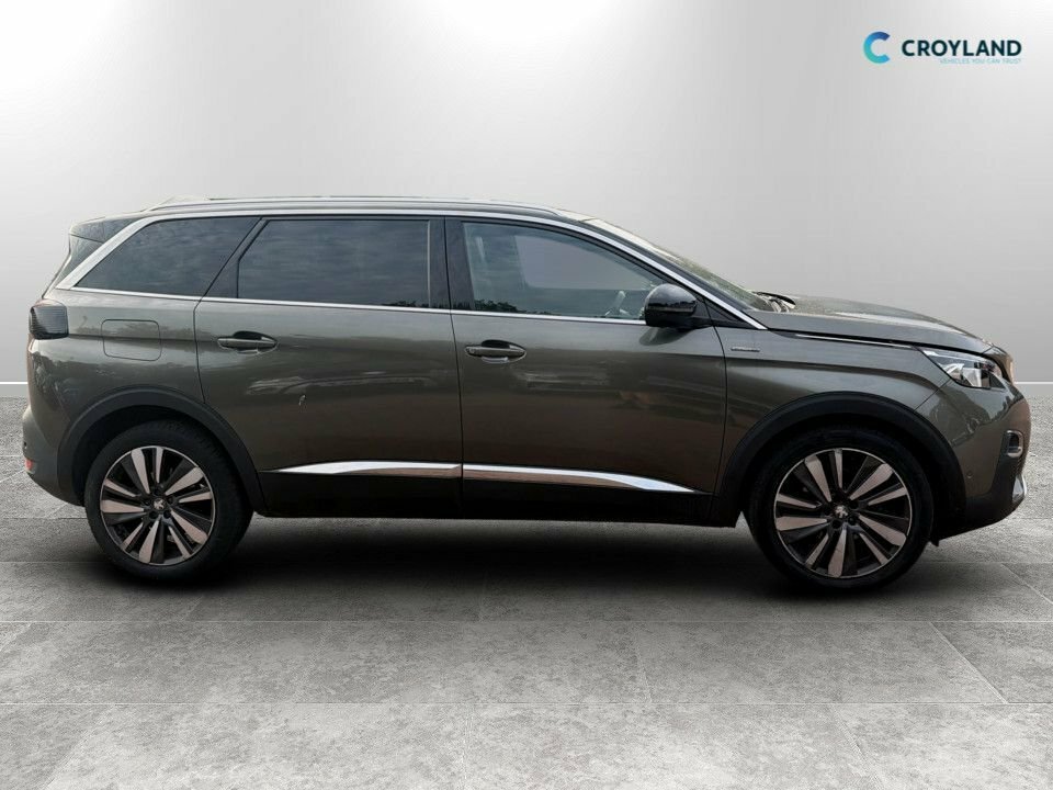 Peugeot 5008 Allure Puretech Ss Green #2