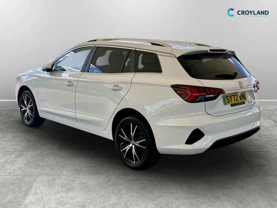 MG MG5 Estate White #3