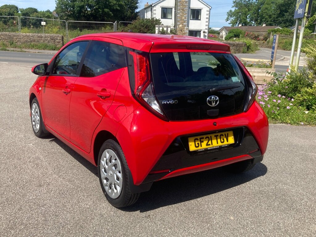 Toyota Aygo 1.0 Vvt-i X-play Hatchback Euro Red #3