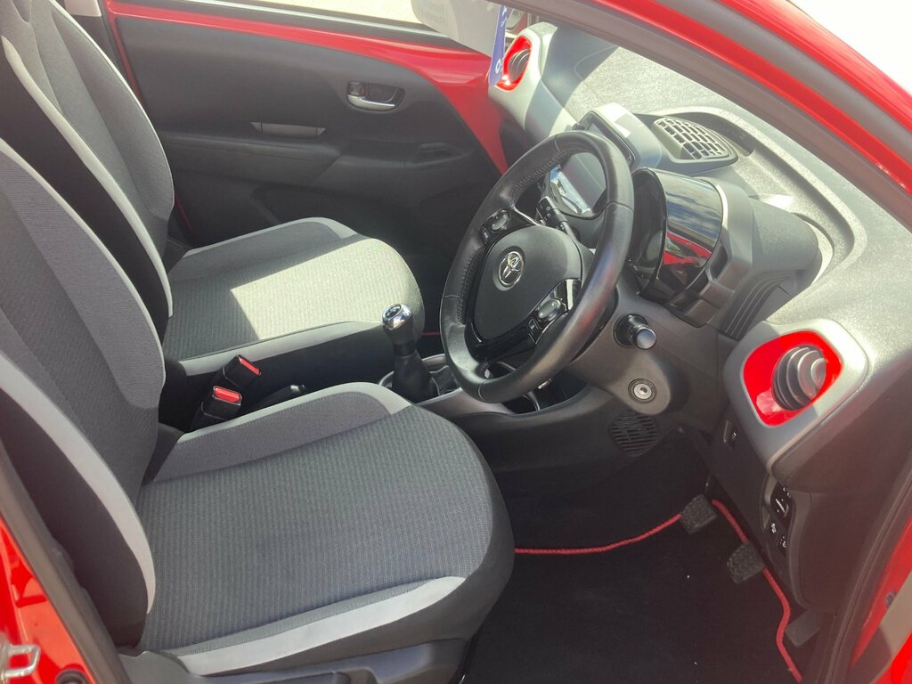 Toyota Aygo 1.0 Vvt-i X-play Hatchback Euro Red #5