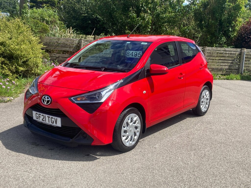 Toyota Aygo 1.0 Vvt-i X-play Hatchback Euro Red