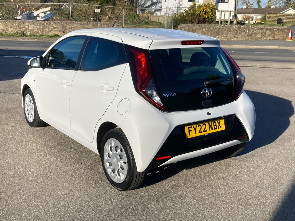 Toyota Aygo 1.0 Vvt-i X-play Hatchback Euro White #6