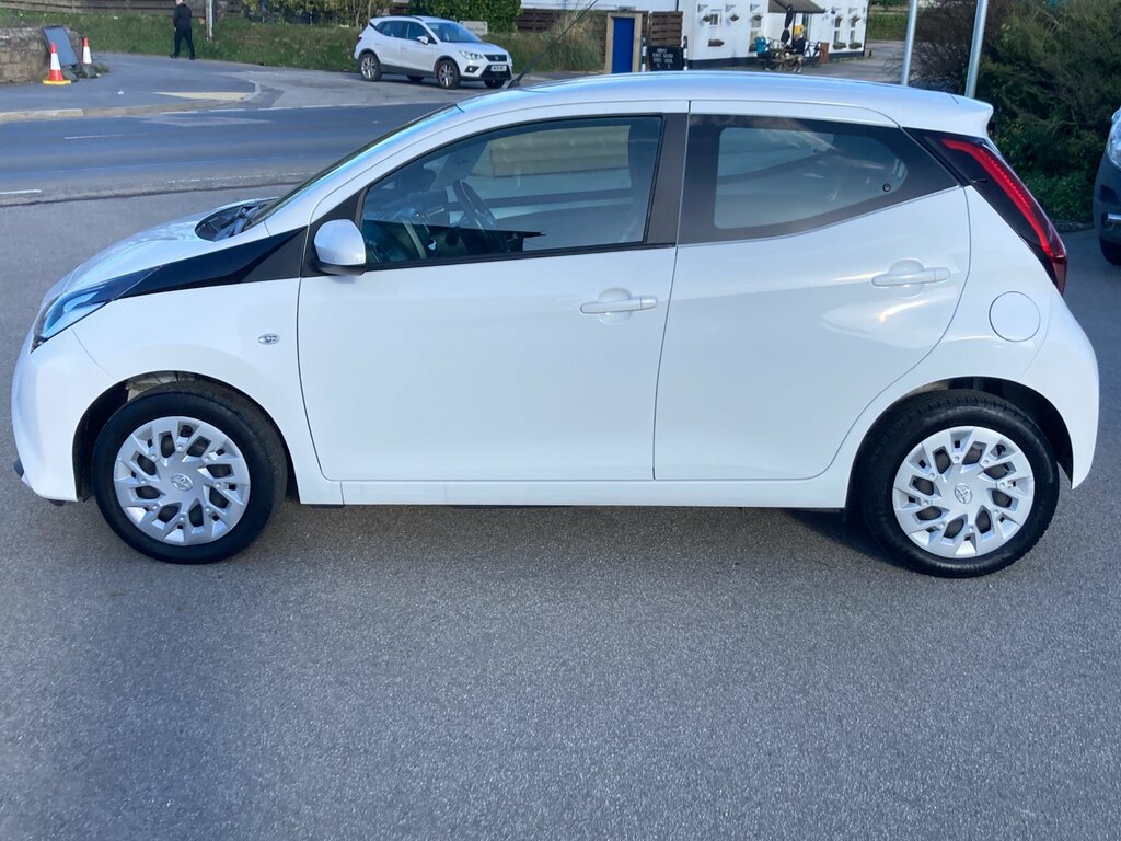 Toyota Aygo 1.0 Vvt-i X-play Hatchback Euro White #5