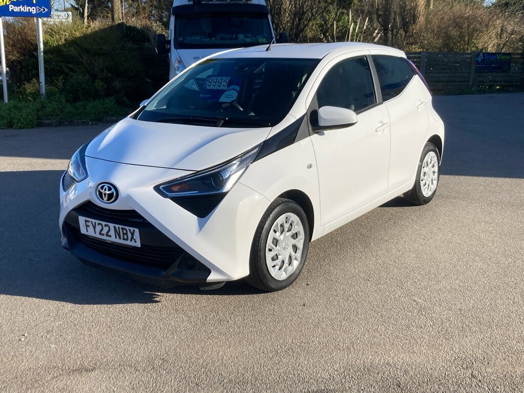 Toyota Aygo 1.0 Vvt-i X-play Hatchback Euro White #2