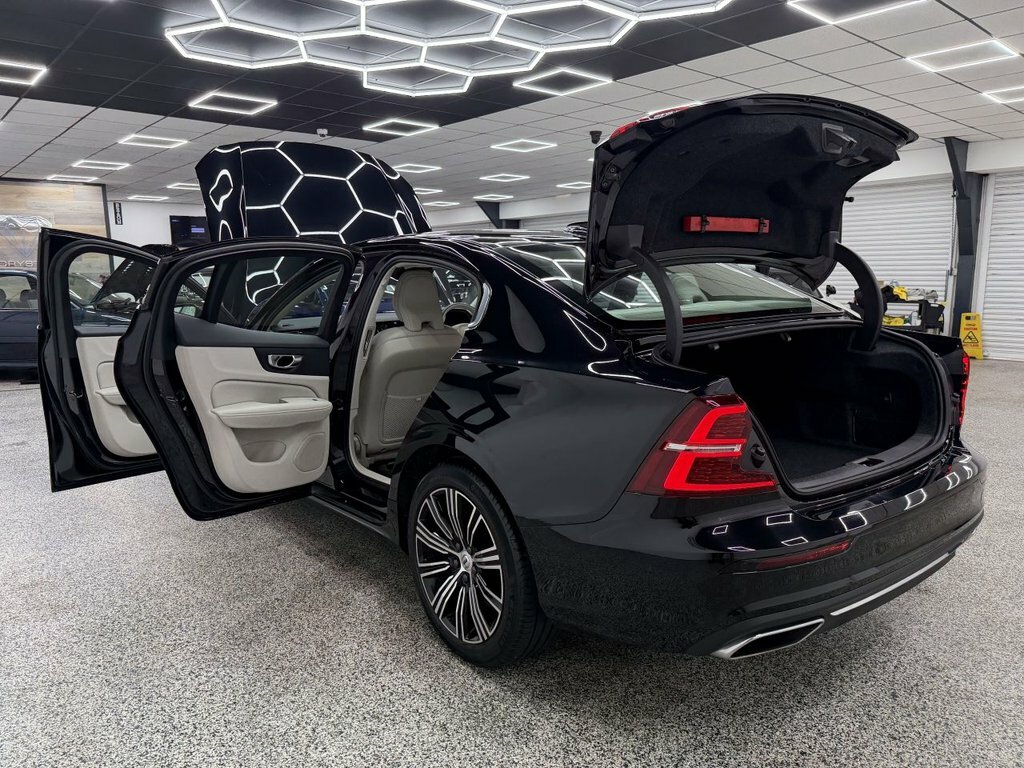 Volvo S60 2.0 T8 Recharge Phev R Design Awd Climate Pa Black #12
