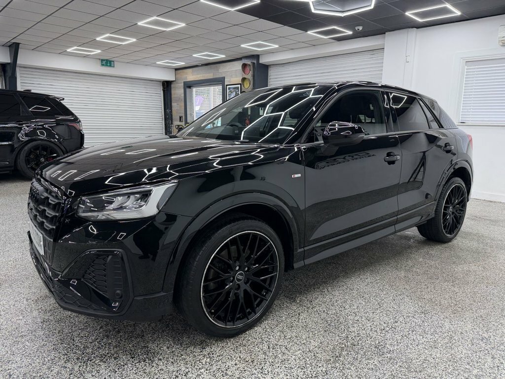 Audi Q2 1.5L Black Edition Black #6