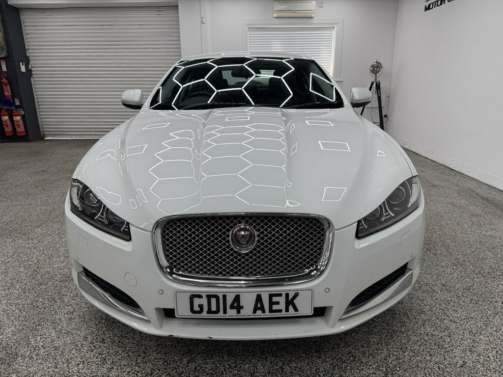Jaguar XF Saloon White #6