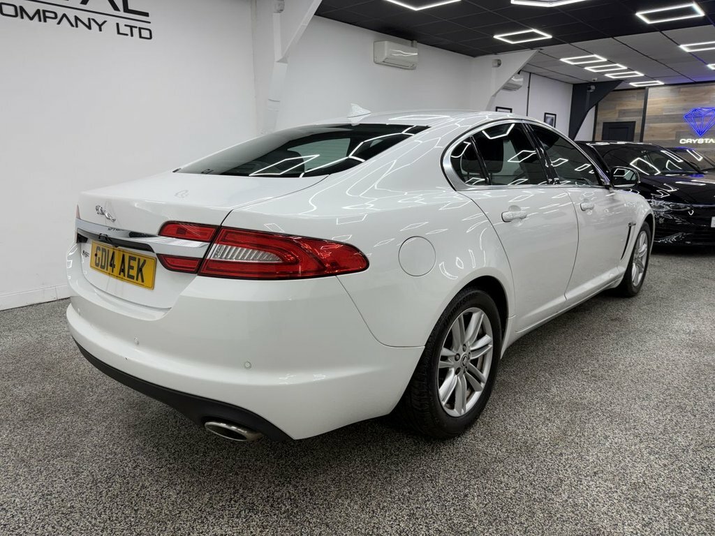 Jaguar XF Saloon White #2