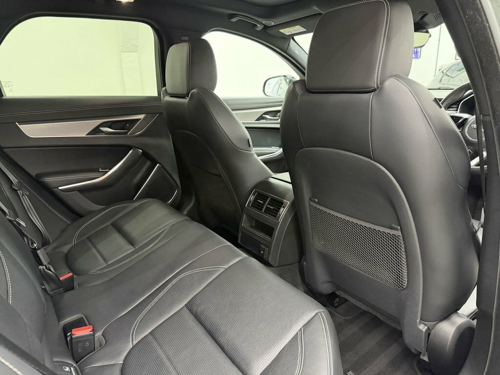 Jaguar XF 2.0 D200 Mhev R-dynamic Se Sportbrake A Red #17