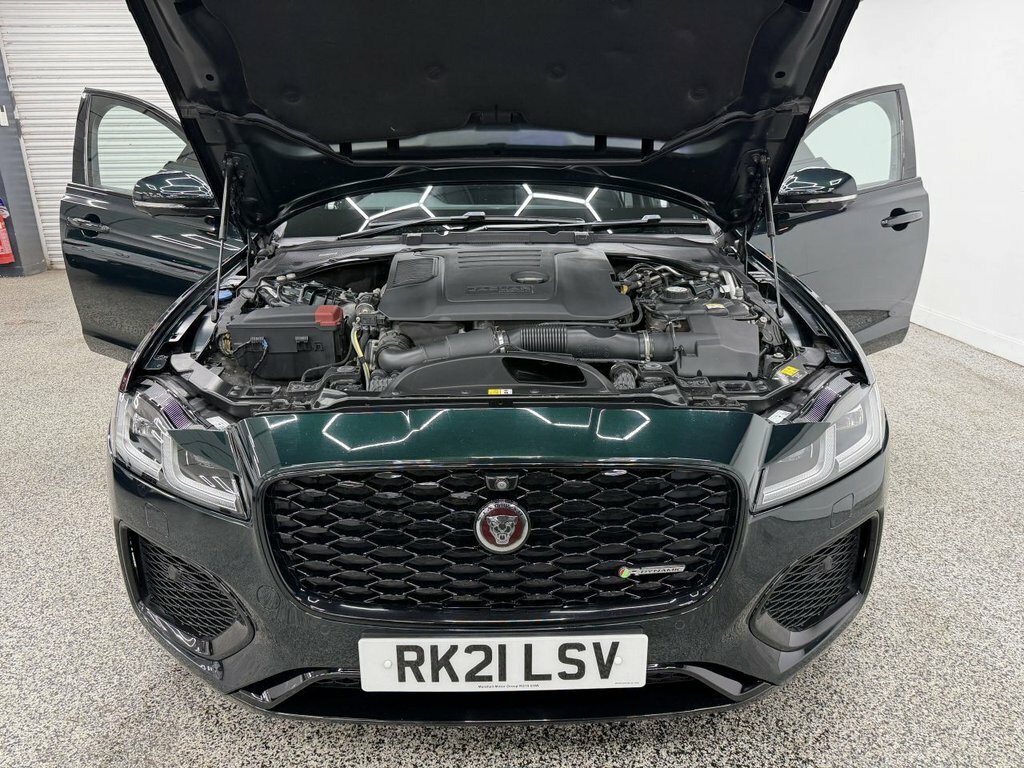 Jaguar XF 2.0 D200 Mhev R-dynamic Se Sportbrake A Red #14