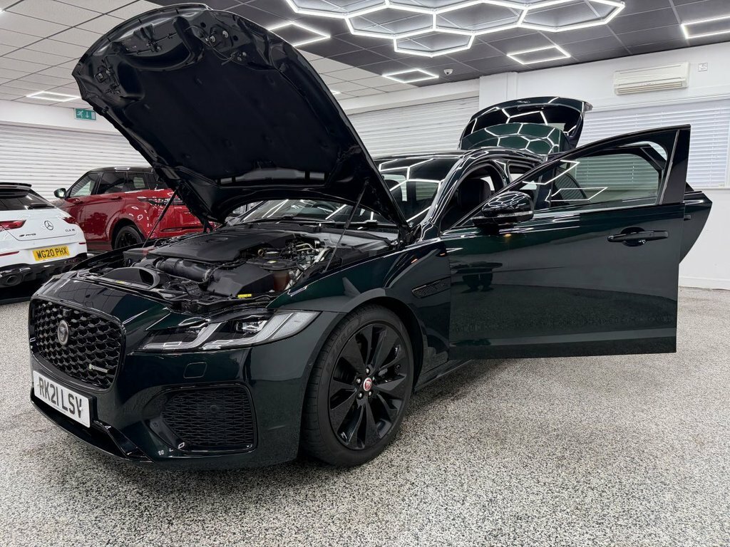 Jaguar XF 2.0 D200 Mhev R-dynamic Se Sportbrake A Red #13