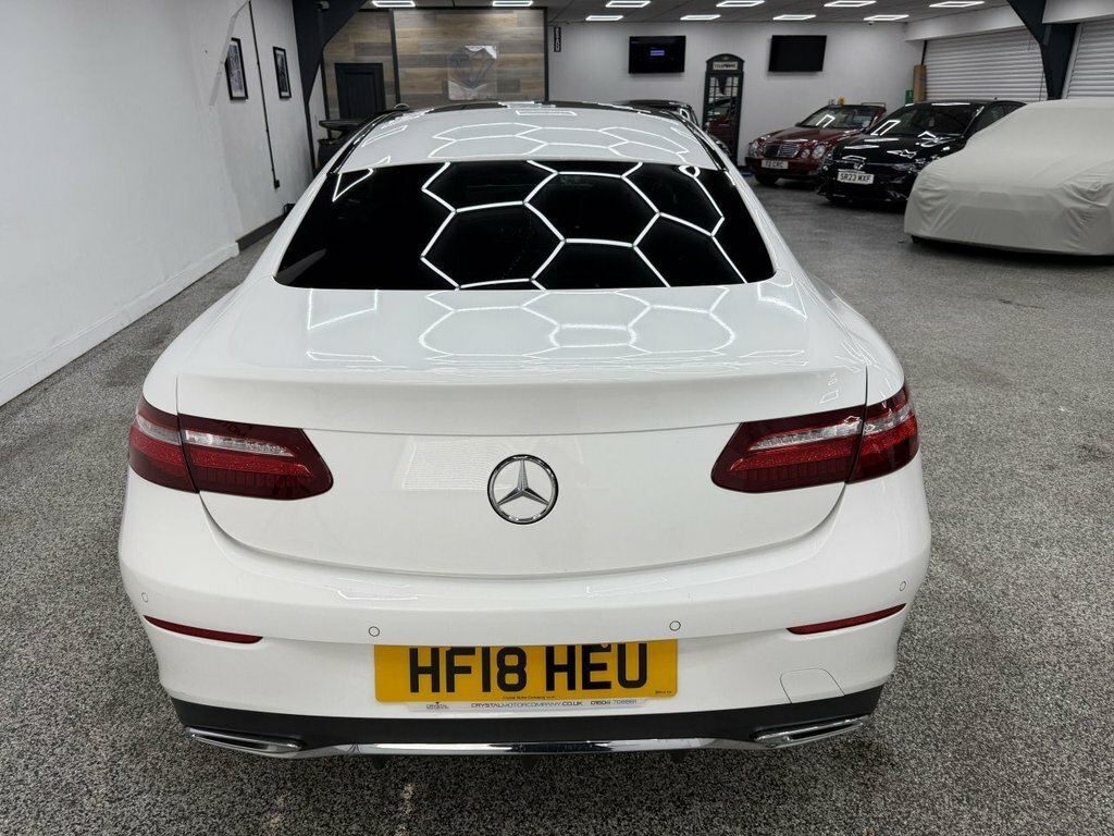 Mercedes-Benz E Class 2L Amg Line White #5