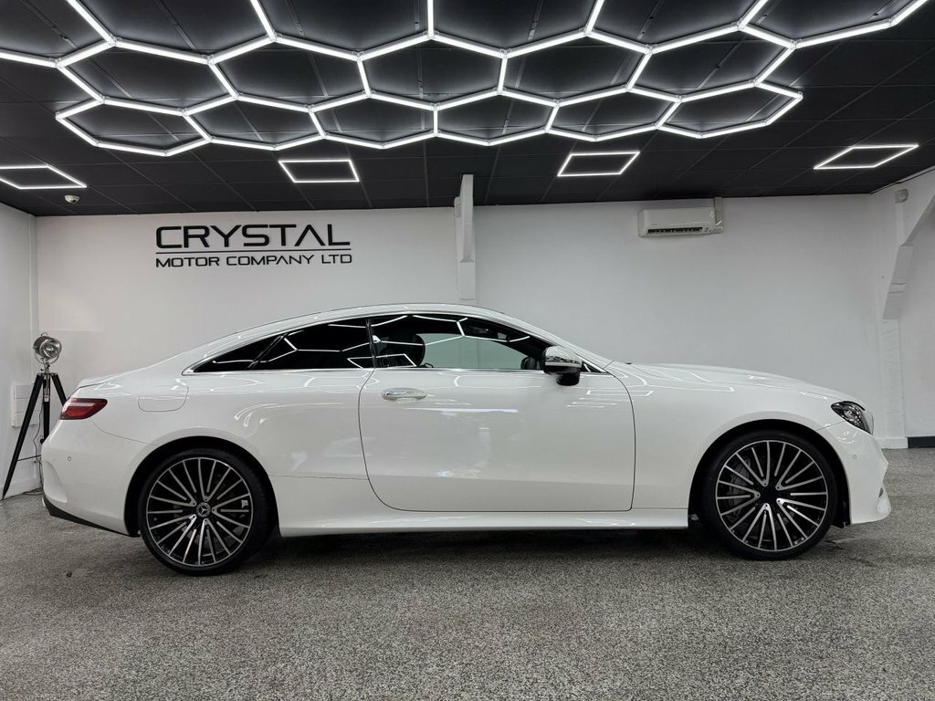 Mercedes-Benz E Class 2L Amg Line White #2