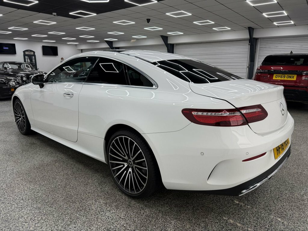 Mercedes-Benz E Class 2L Amg Line White #3