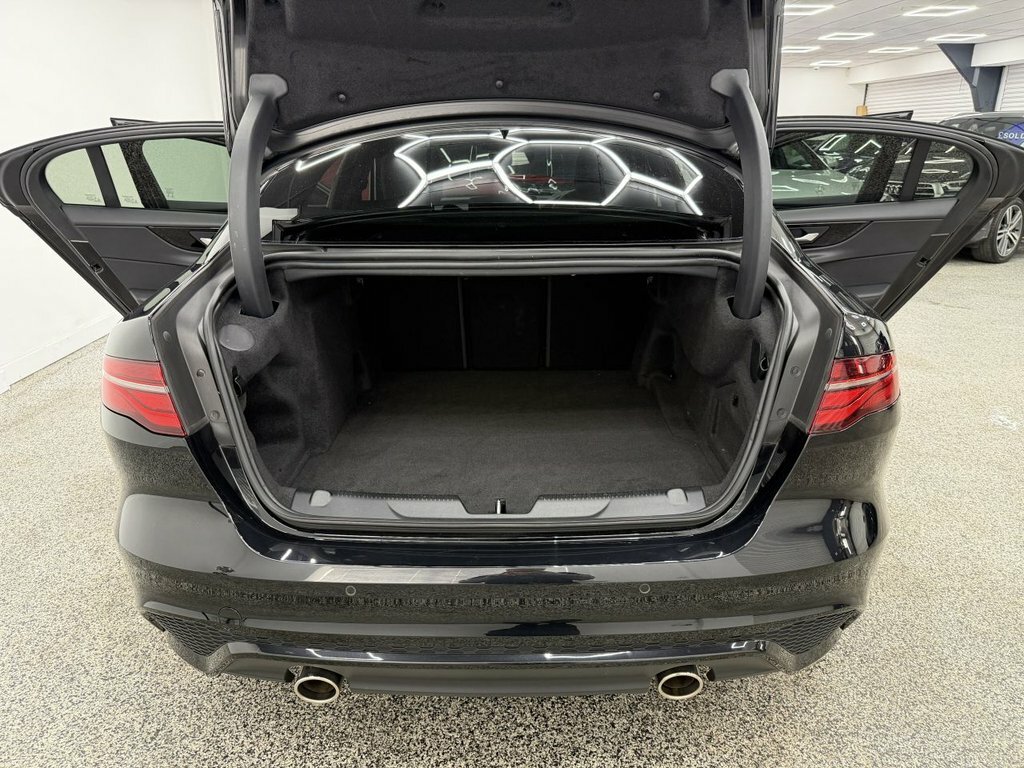 Jaguar XE R-dynamic Hse #11