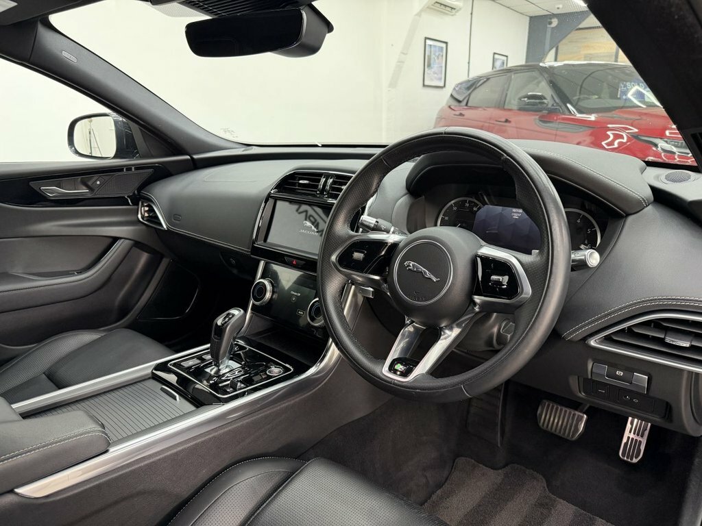 Jaguar XE R-dynamic Hse #15