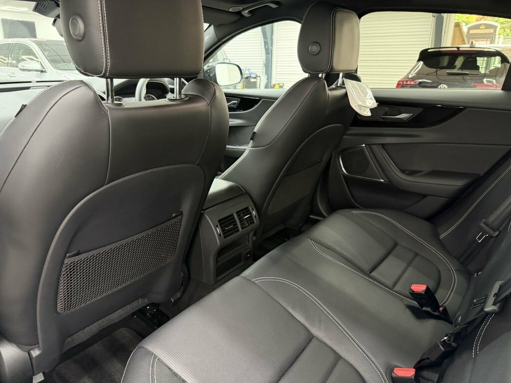 Jaguar XE R-dynamic Hse #18