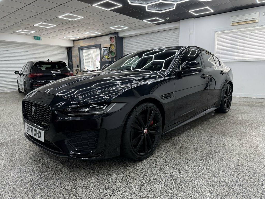 Jaguar XE 2L R-dynamic Black Black #6