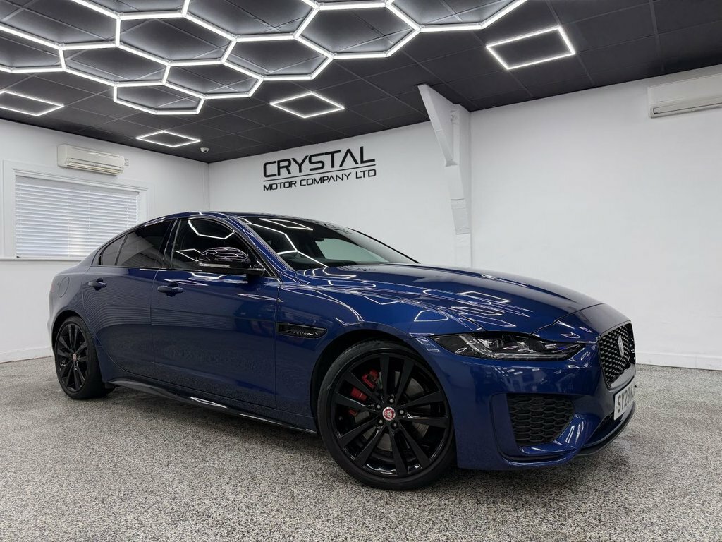 Jaguar XE 2L R-dynamic Black Blue