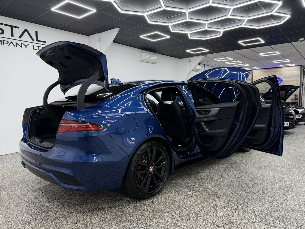 Jaguar XE 2L R-dynamic Se Black Blue #9