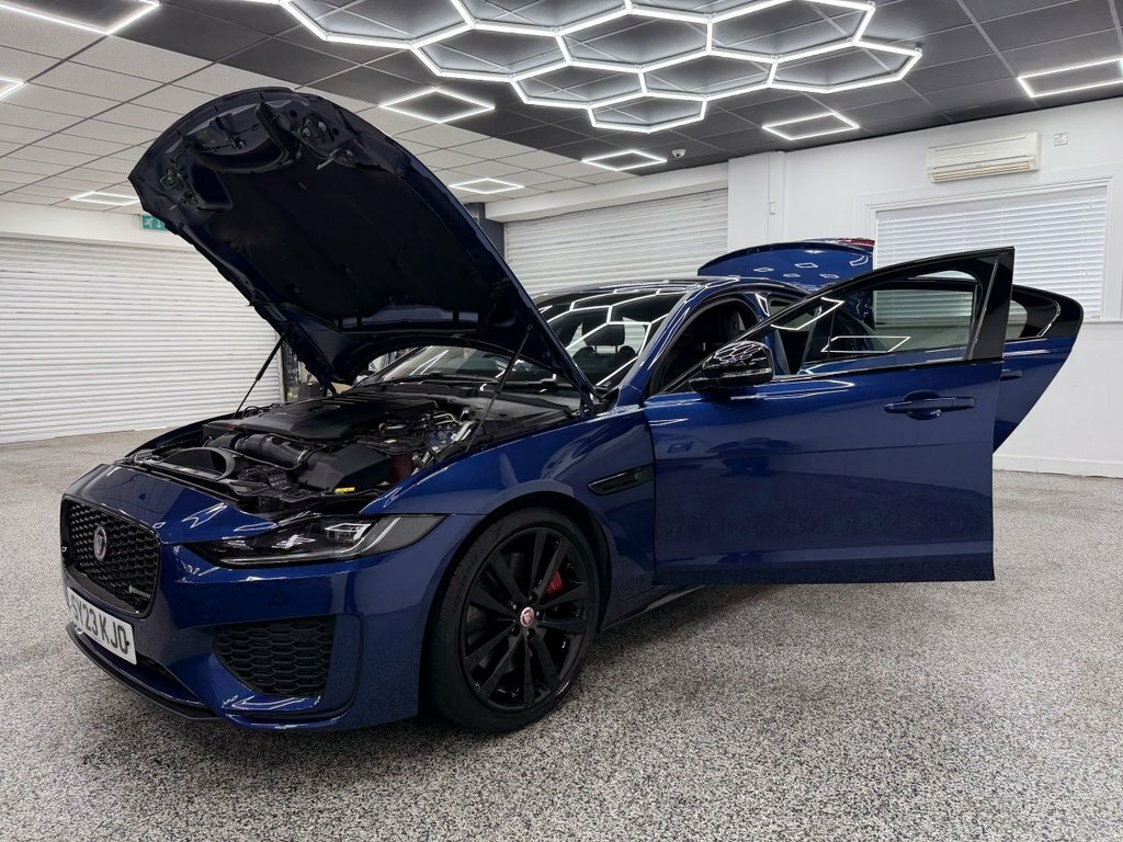 Jaguar XE 2L R-dynamic Se Black Blue #12