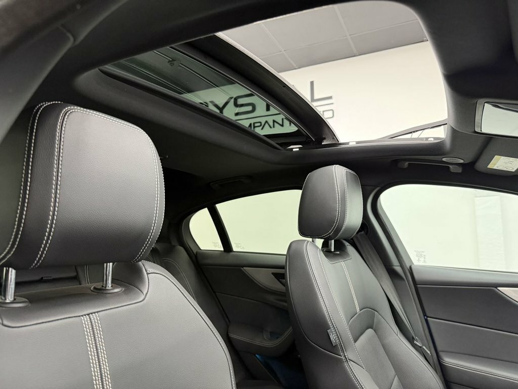 Jaguar XE 2L R-dynamic Se Black Blue #20