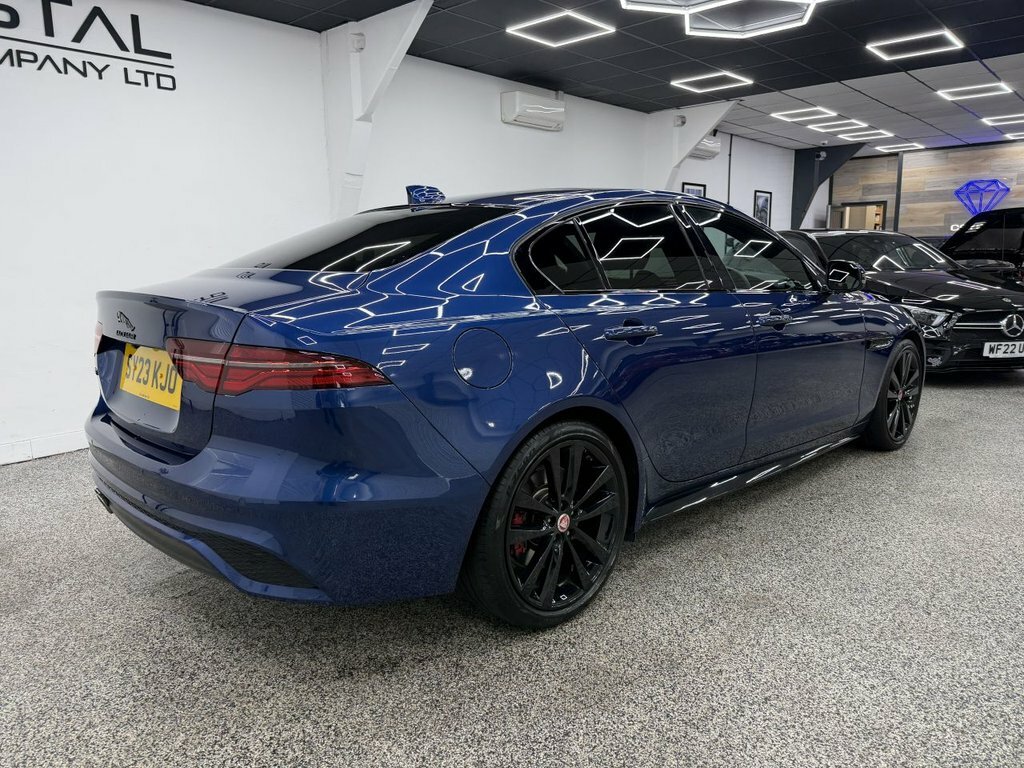 Jaguar XE 2L R-dynamic Black Blue #3