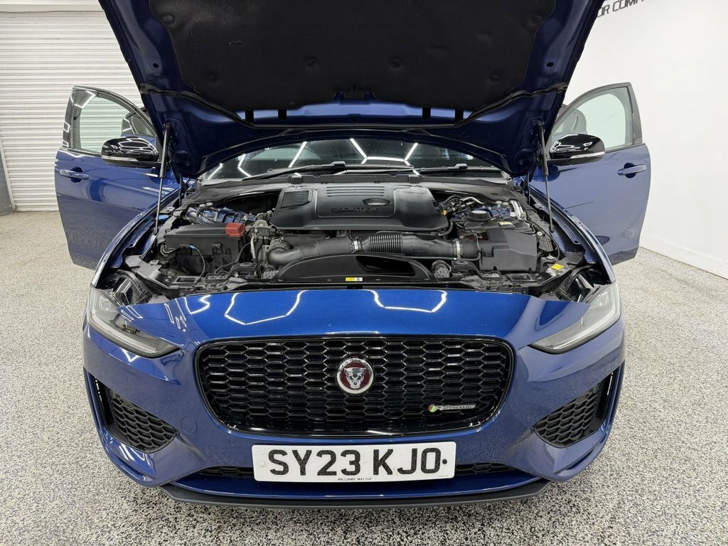 Jaguar XE 2L R-dynamic Se Black Blue #13