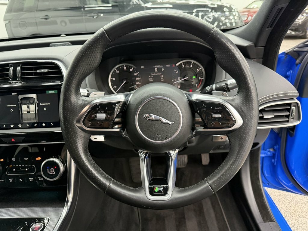 Jaguar XE 2.0 P250i R-dynamic Se Black #12