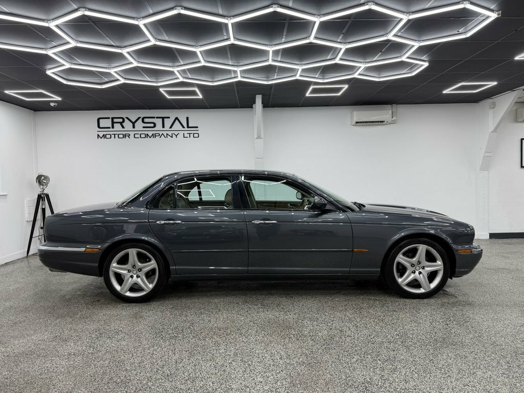 Jaguar XJ 3L Xj6 Sovereign Grey #2