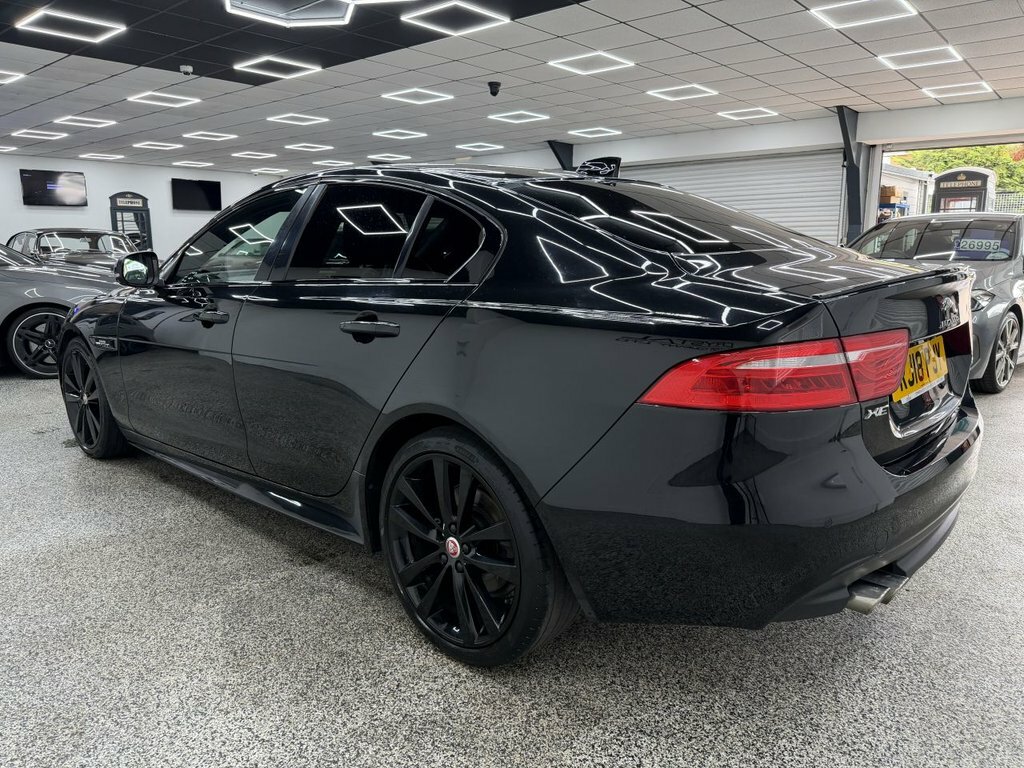 Jaguar XE Saloon Black #5
