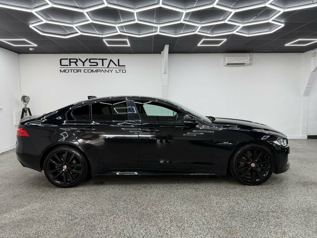 Jaguar XE Saloon Black #2