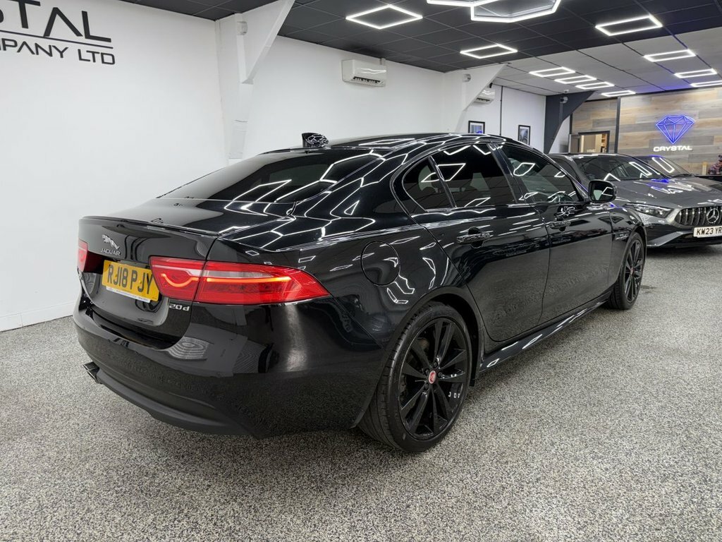 Jaguar XE Saloon Black #3