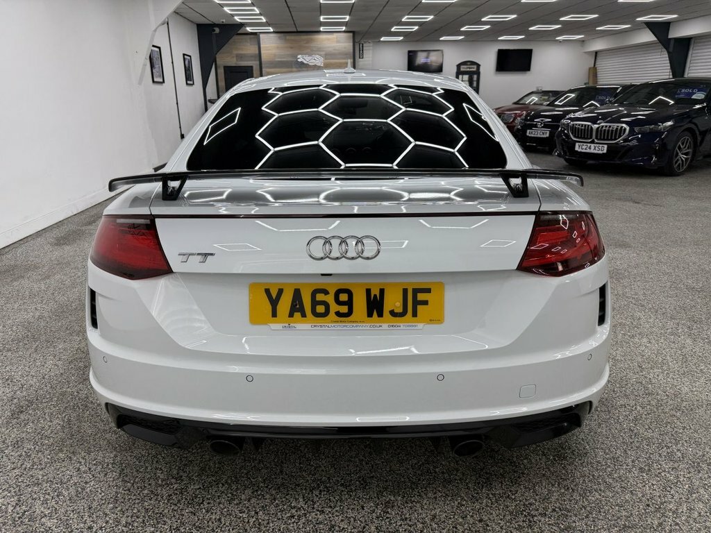 Audi TT 2L Black Edition White #4