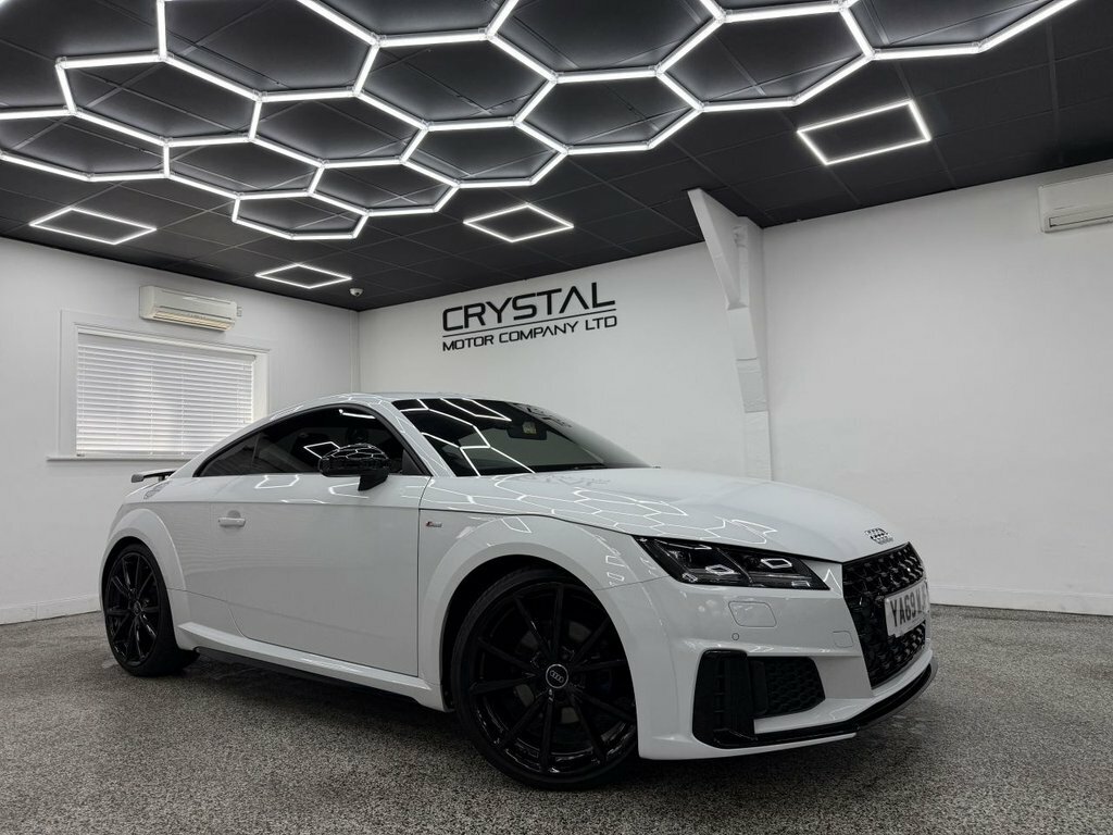 Audi TT 2L Black Edition White