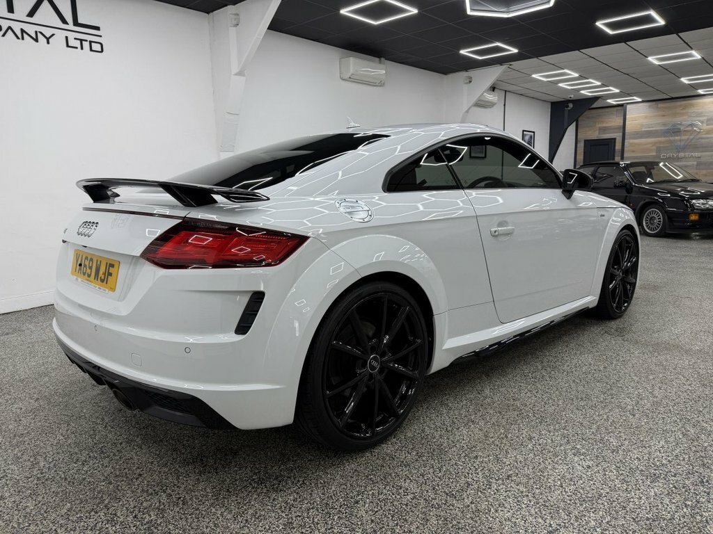 Audi TT 2L Black Edition White #3