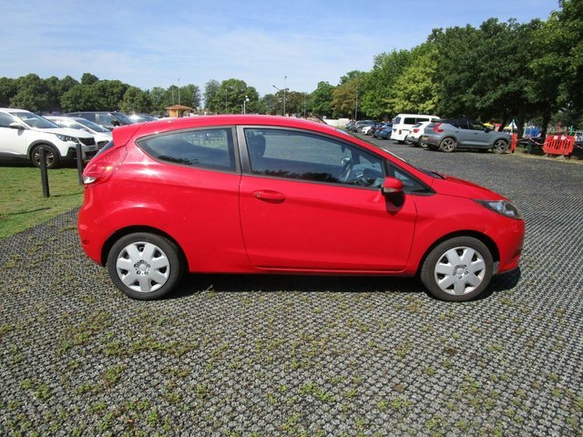 Ford Fiesta 1.25 Edge Hatchback 133 Gkm, 8 Silver #10